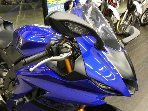 ヤマハ　YZF-R6 フロント